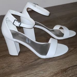 White high heel Sandals Size 7.5
